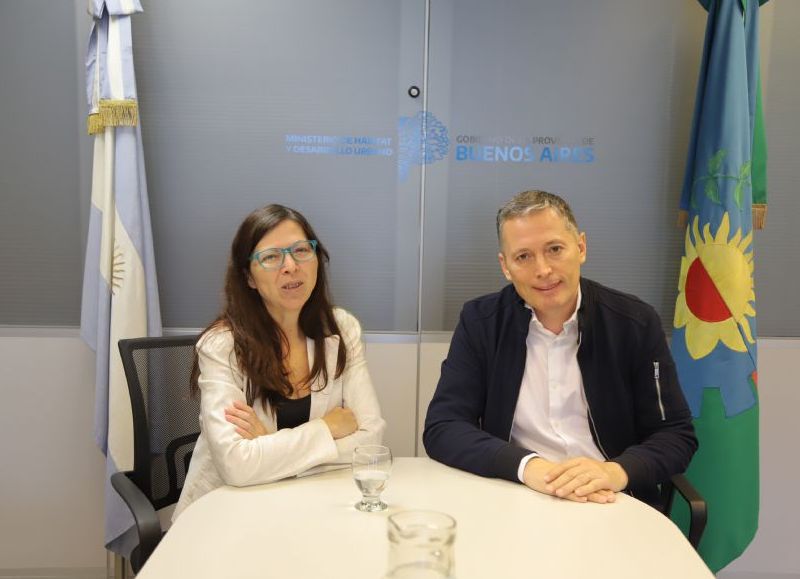 Fernando Gray se mantuvo un encuentro con la titular de la cartera de Hábitat y Desarrollo Social bonaerense, Silvina Batakis.