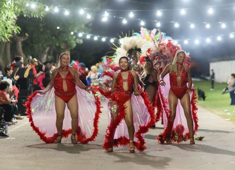 Hubo música, danza, y participó la Comparsa Colonbá.