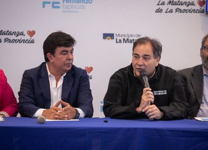 El intendente local, Fernando Espinoza, y el titular de la cartera bonaerense, Javier Alonso, encabezaron una reunión con funcionarios de todas las áreas involucradas.