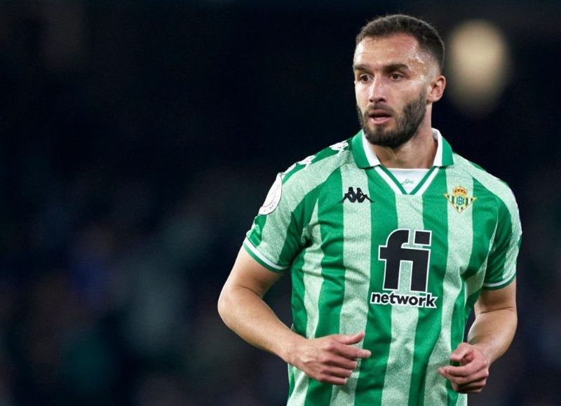 El Millonario tiene apuntado al defensor del Betis, campeón del mundo con Argentina, para ser una de las incorporaciones de jerarquía a mitad de año.