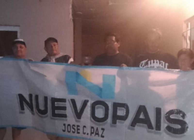 Militantes de Nuevo País en el Partido de José Clemente Paz.