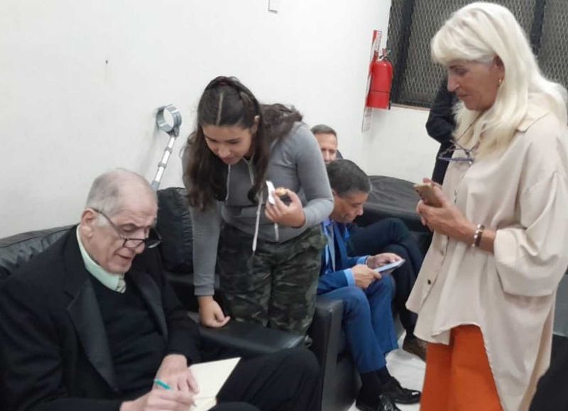 El presidente de la Asociación Árabe Argentina Islámica, Adalberto Assad, junto a la precandidata a diputada Mercedes Landa.