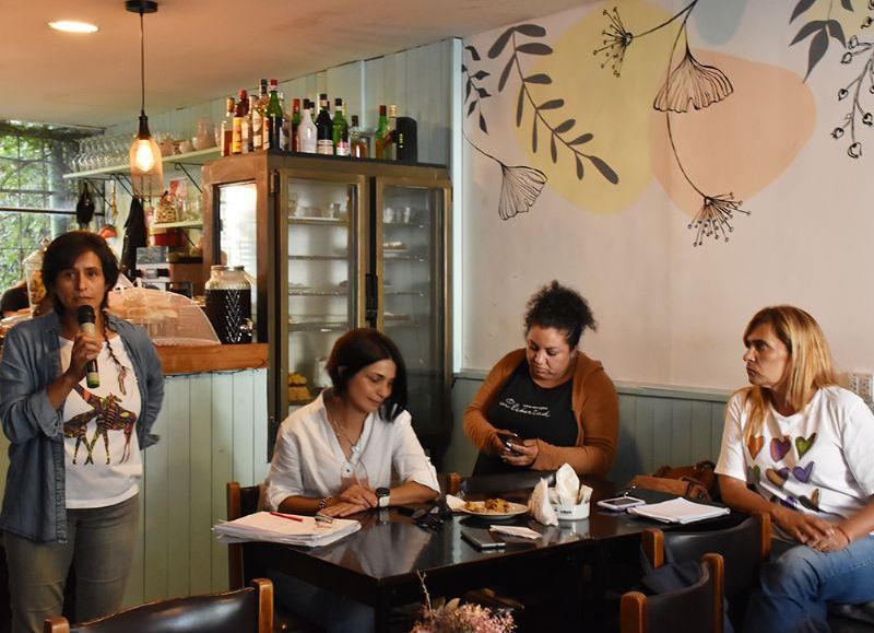 La Secretaría de Producción de la Municipalidad de Berisso organizó, en el marco de las actividades por el Día Internacional de la Mujer, un encuentro de emprendedoras berissenses en el Restaurante y Casa de Té "La Galería".