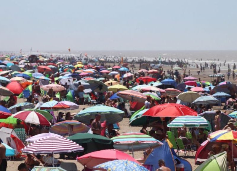 El sector turístico bonaerense registró un verano histórico con plena ocupación hotelera en distintas localidades.