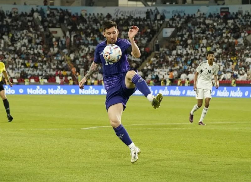 La Selección Argentina aplastó a Emiratos Árabes Unidos en el último amistoso previo al Mundial Qatar 2022.
