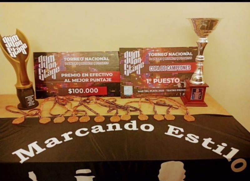 Un equipo enorme detrás de este logro: Pablo, Mariela, Brandon, Brisa, Aarón, Martina, Bruce, Denise, Valeria, Lucas, Julián y María, junto a las profesoras Quimey Noguera y Natalia Martínez.