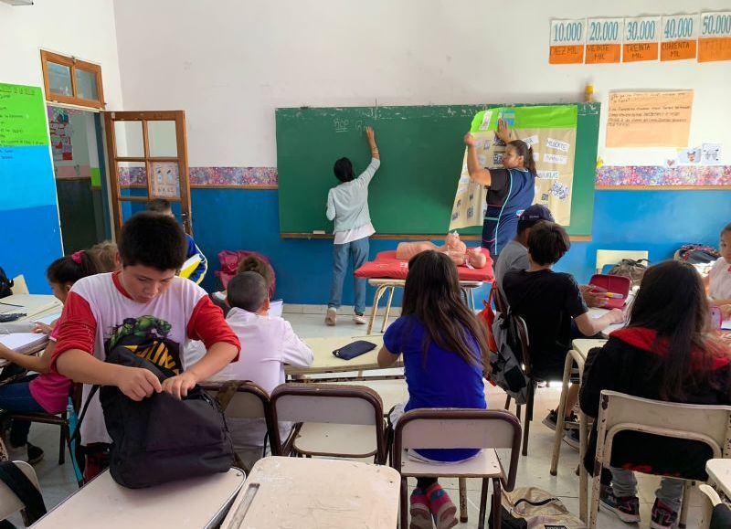 La Municipalidad de José C. Paz comenzó a realizar diversas clases de RCP para el aprendizaje de los chicos.