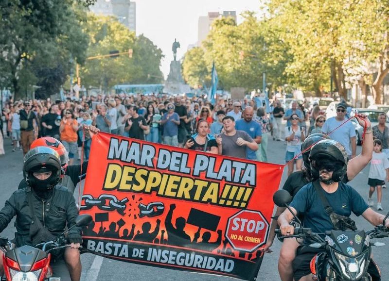 Denuncian a la cúpula policial de Mar del Plata por presunta agresión a jubilados que reclamaban mejoras salariales