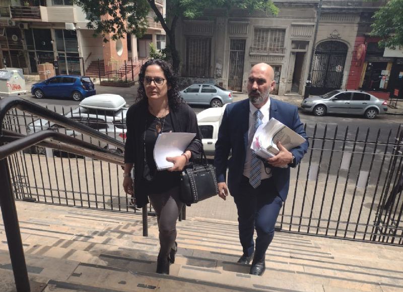 Los abogados Matías Pietra Sanz y Andrea Reynoso representan a la acusación privada (abuela de Mía)