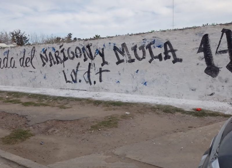 En Hurlingham, el segundo del Pami nacional, Martín Rodríguez y el concejal Damián Selci, de la Cámpora han llevado al distrito a los barras bravas del fútbol.