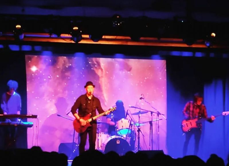 La banda estará presentando “Gran Homenaje” y repasará los grandes éxitos de la formación integrada por Charly Alberti, Zeta Bosio y Gustavo Cerati.