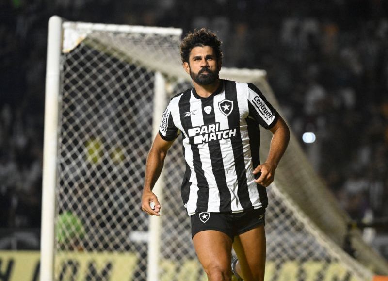 El delantero hispano-brasileño, de 35 años, ha sido anunciado por Gremio, a donde llega procedente del Botafogo por una campaña