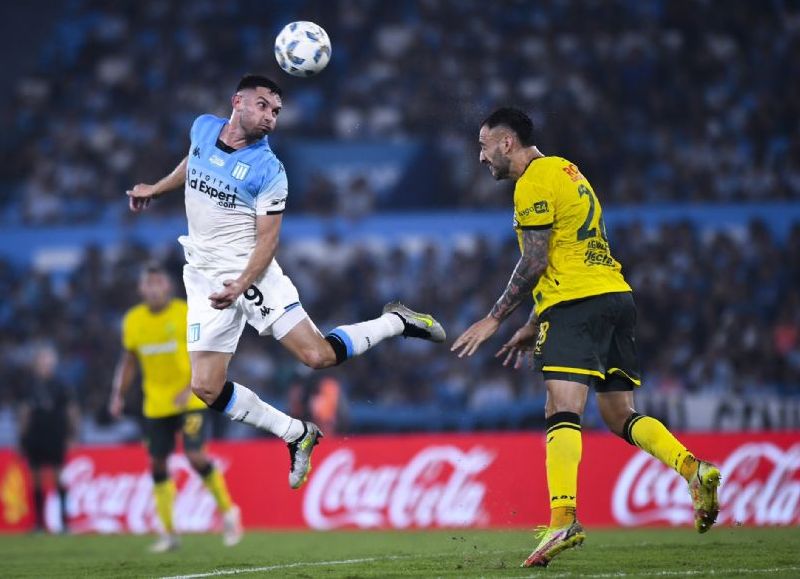 En un partido que tuvo dos goles anulados para los de Avellaneda, la Academia apenas arañó un punto ante el Halcón, gracias al pie de Juanfer Quintero.