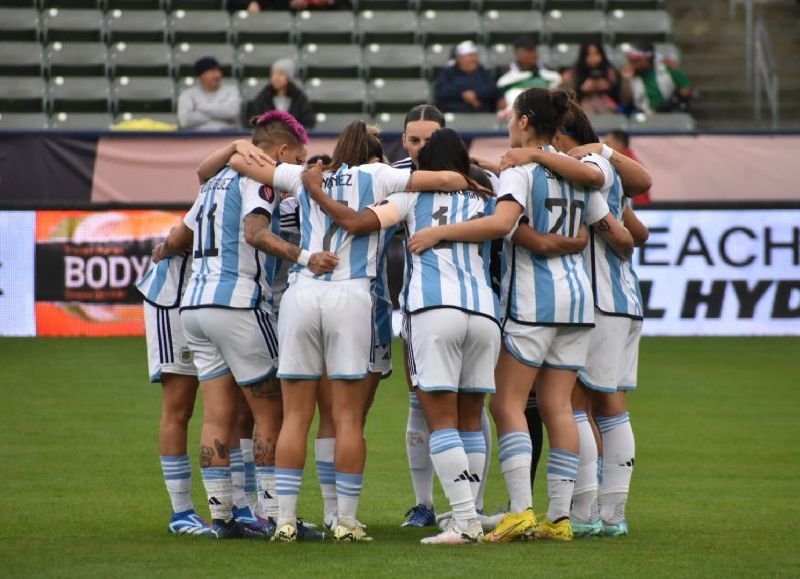 El seleccionado argentino igualó con el conjunto azteca en el inicio del torneo organizado por la Concacaf en los Estados Unidos.