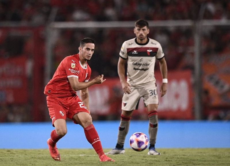 El Rojo lo tenía ganado sobre el final por un penal insólito, pero el Sabalero lo empató gracias a Wanchope Abila, en un encuentro correspondiente a la fecha 8 de la LPF 2023.