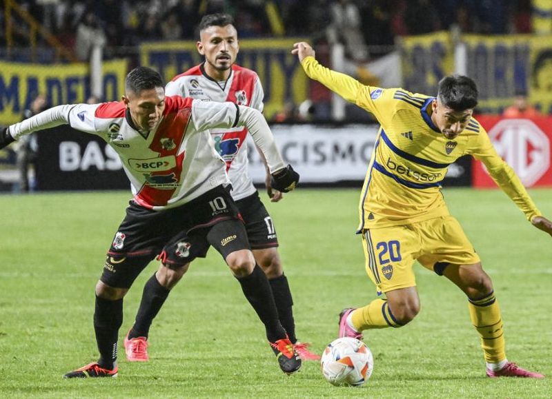 El técnico Diego Martínez paró en la cancha un equipo alternativo que dominó durante el segundo tiempo, pero se desinfló en el complemento y el arquero Brey fue figura.