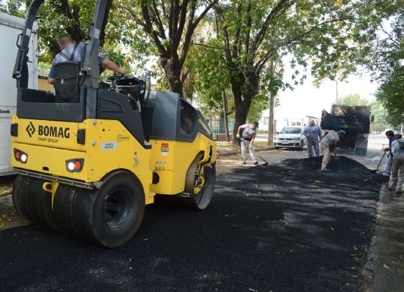 La Municipalidad de José C. Paz informó que los trabajos del bacheo de asfalto que realizamos a través de la Secretaria de Obras y servicios en las calles Alsina y Oliden.