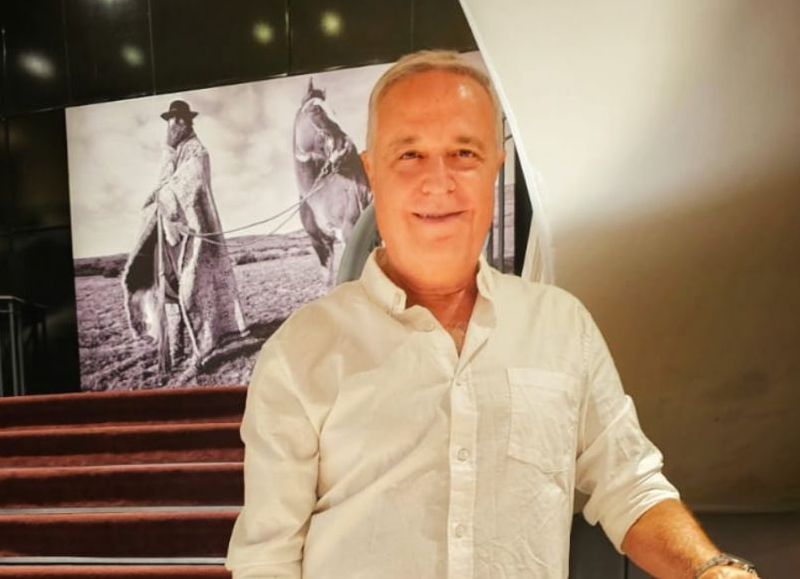 El cantante Gabriel Moss lanzó "Si tú me quieres amar", producida por el Chino Asencio y disponible en plataformas digit