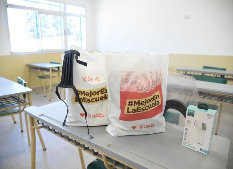 Los kits sanitarios preparados por el Municipio de La Plata.