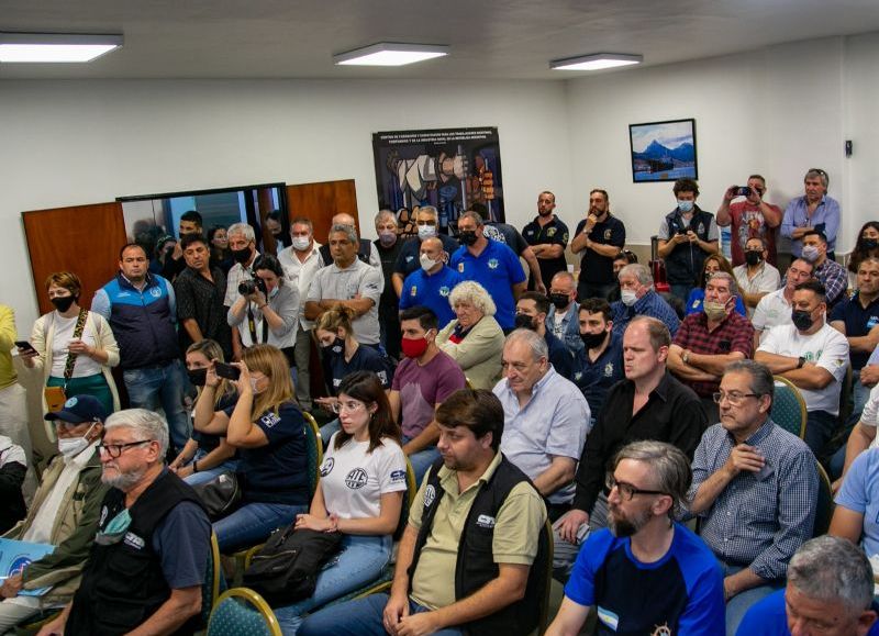 Los gremios que representan los trabajadores de los puertos, la marina mercante y posteriormente en los gremios de la Industria Naval llevarán adelante estas acciones.