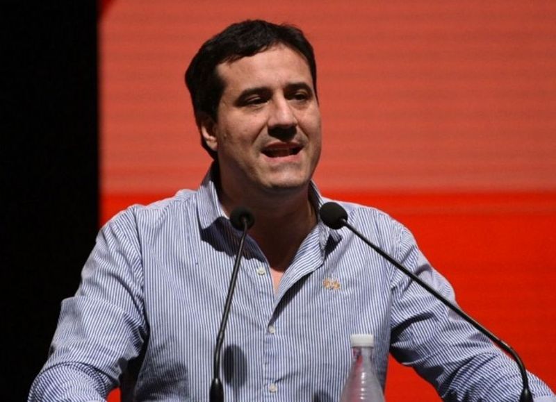 El nombre de Maximiliano Abad se vincula cada vez más con la pérdida de protagonismo de su partido histórico.