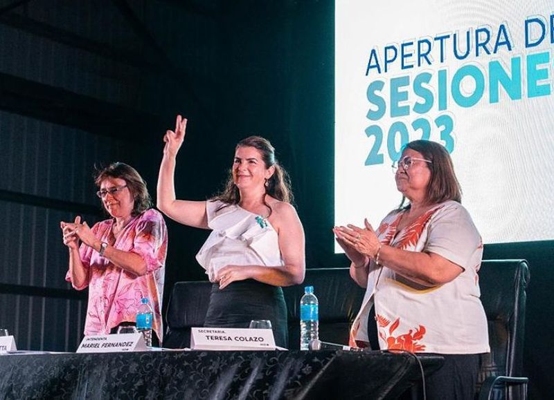 Mariel Fernández dio un discurso inaugural en la apertura de las sesiones ordinarias del Concejo Deliberante de Moreno.