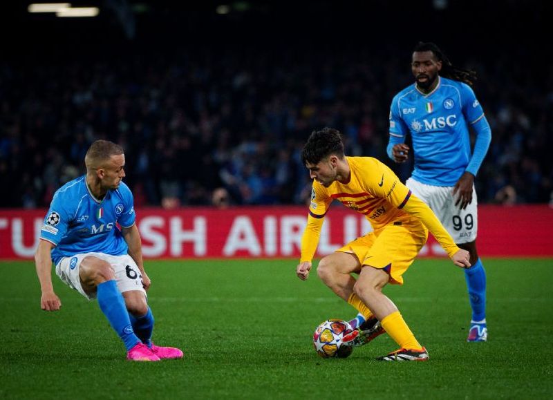 Lewandowski adelantó al Barcelona en Napoli pero Osimhen marcó el empate y el juego de ida de los octavos de final de la Champions terminó 1-1. En dos semanas, la revancha en el Camp Nou.