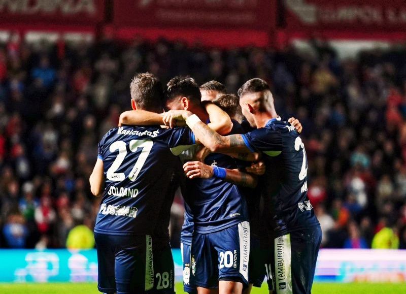 En La Paternal, por la fecha 13 de la Liga Profesional, el equipo dirigido por Chirola Romero ganó 4-2 y se aleja del fondo de la tabla de posiciones.