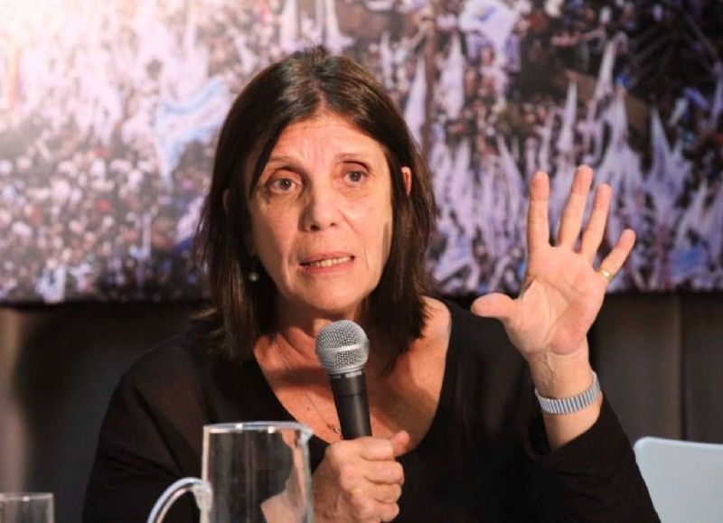 La presidente del bloque de senadores bonaerenses por Unión por la Patria (UxP), Teresa García.